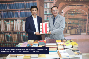 Xushnudbek Xudoiberdiyev presented a collection of unique books to the university library