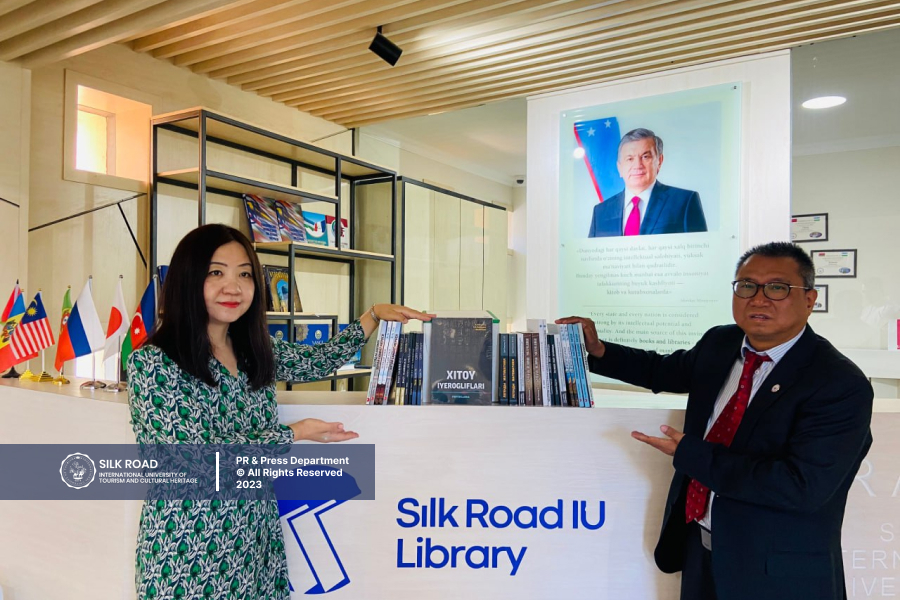 Председатель издательства Шелкового пути Цзан Хунъянь посетила университет “Шелковый путь”