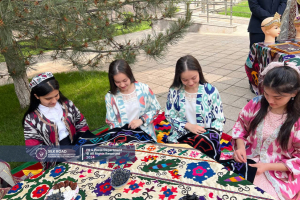 «Фестиваль национальных традиций». Участии студентов на мероприятии по девизом «Вечные ценности» - узбекские национальные традиции.