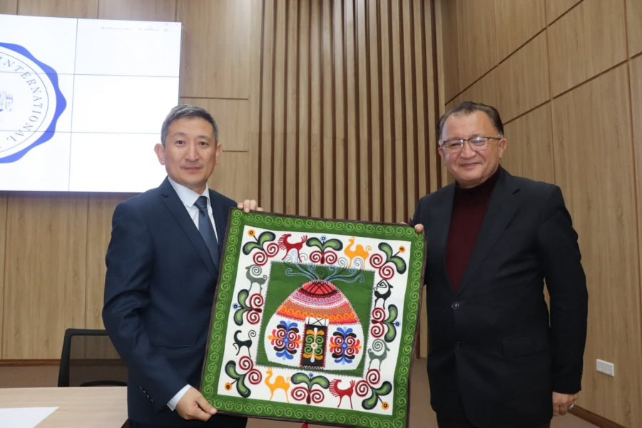 Director of the Kyrgyz Association of Tour Operators (KATO) visited the &quot;Silk Road&quot; International University of Tourism and Cultural Heritage