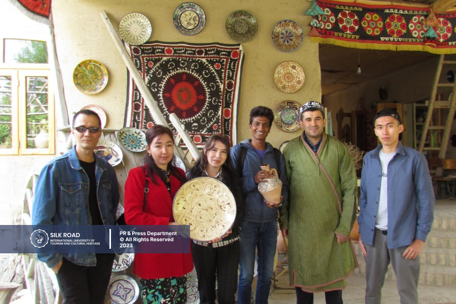 Our university master’s students visited a pottery workshop in the tourist village of Konigil