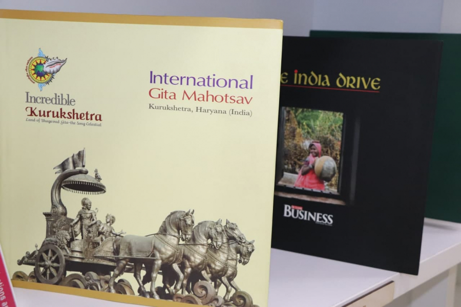 The Embassy of Uzbekistan in India presented the “Silk Road” International Tourism University library with a new collection of books