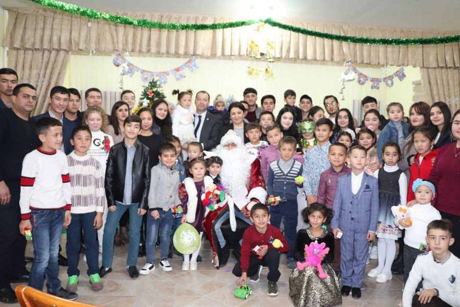 Новогодний праздник для детей Самаркандского филиала Ассоциации детских деревень SOS Узбекистана